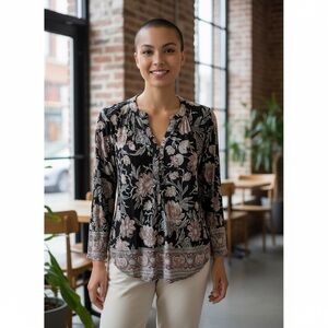 Lucky Brand Women’s long sleeve pullover floral top v neck size Small petite